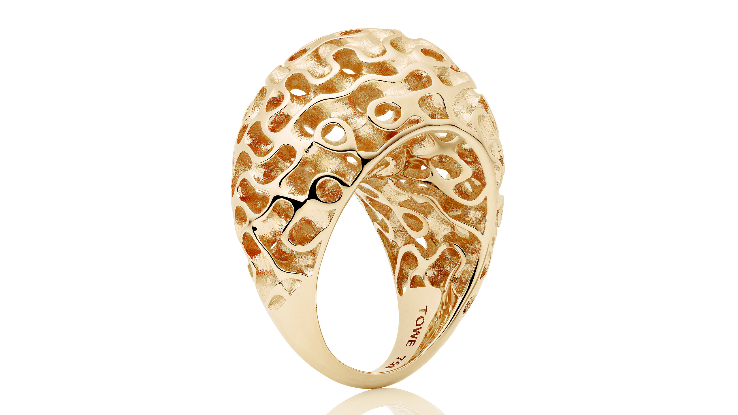 https://towejewels.com/wp-content/uploads/2015/05/DUNE_SILK_ring_Yellow_G_halvprofil_ny_OK_2560_1440_overview_web.jpg
