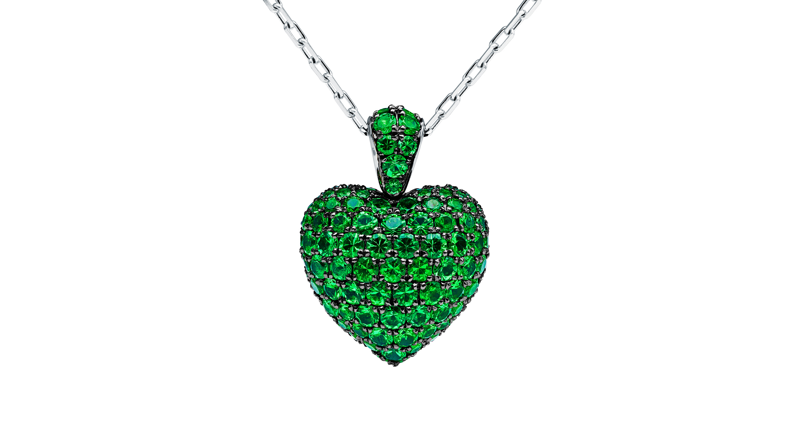 https://towejewels.com/wp-content/uploads/2015/05/emerald_heart_small_ny_OK_2560x1440_overview_web.jpg